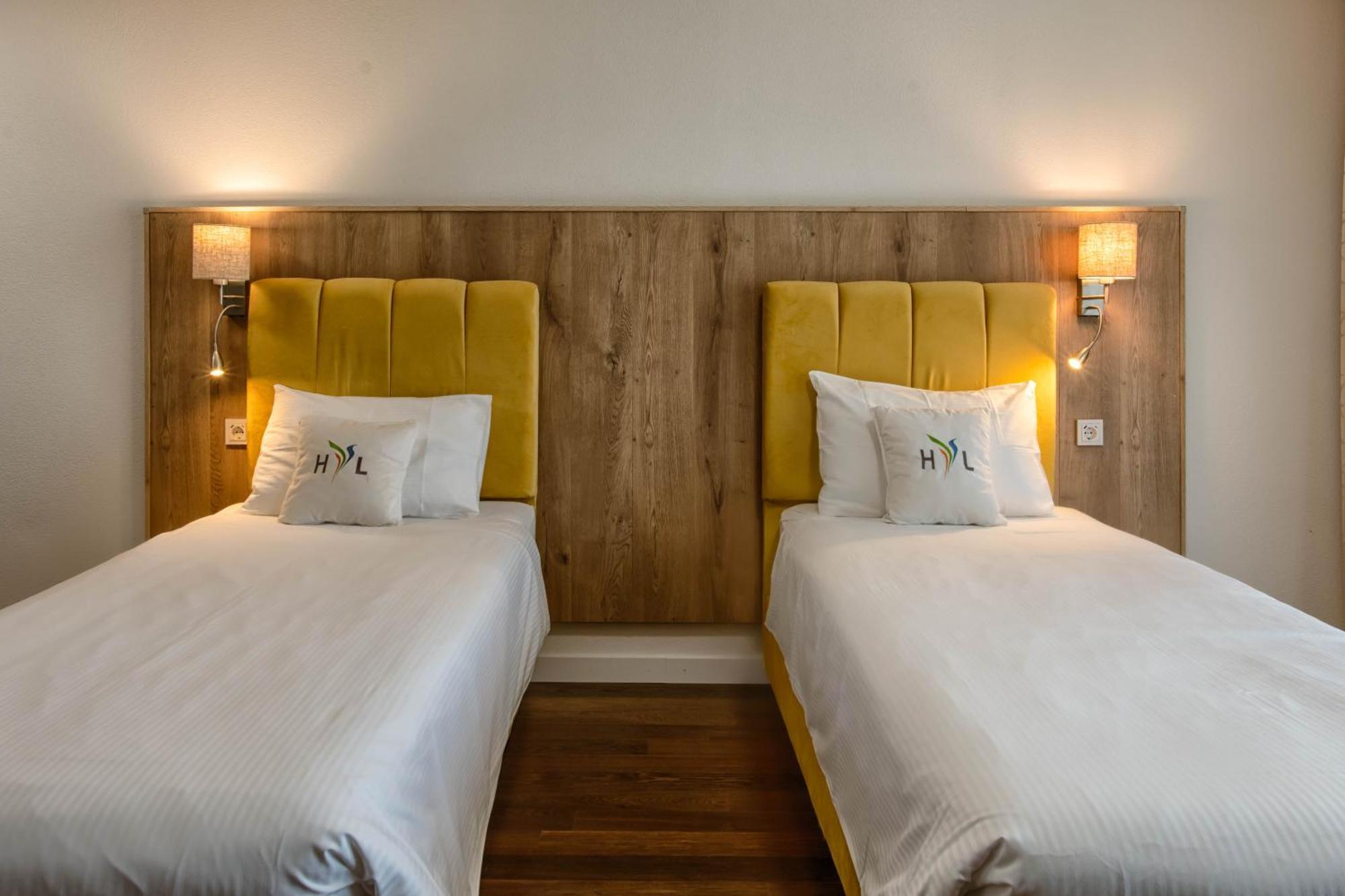 Hotel Residence Loren - Contact & Contactless Check-In Устер Экстерьер фото